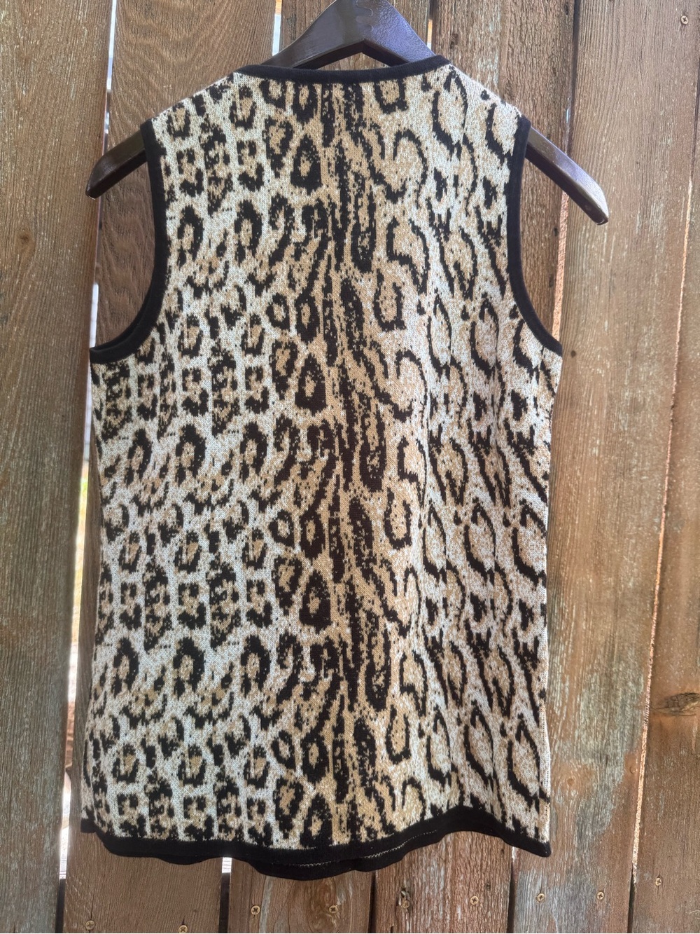 Chico's Womens Tan Black Leopard Knit Sleeveless Tank Shirt Size Small - Picture 7 of 9